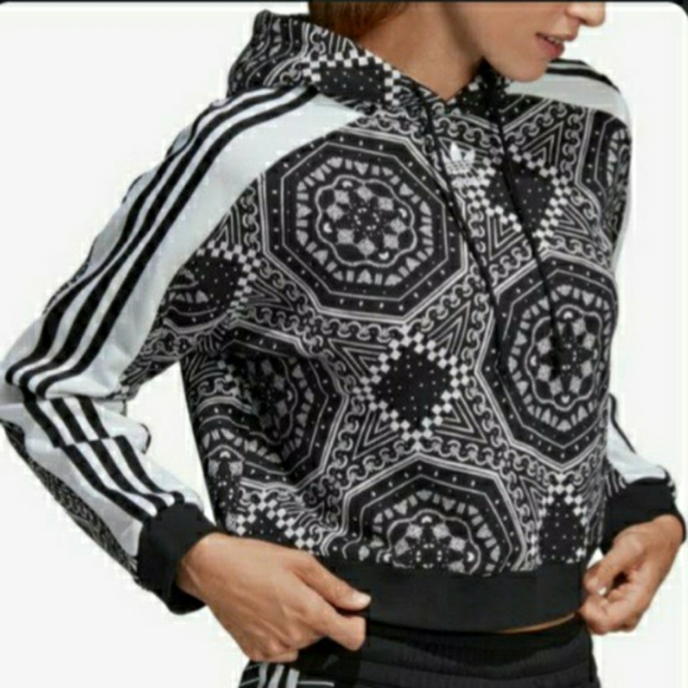 Adidas cropped top geometric print